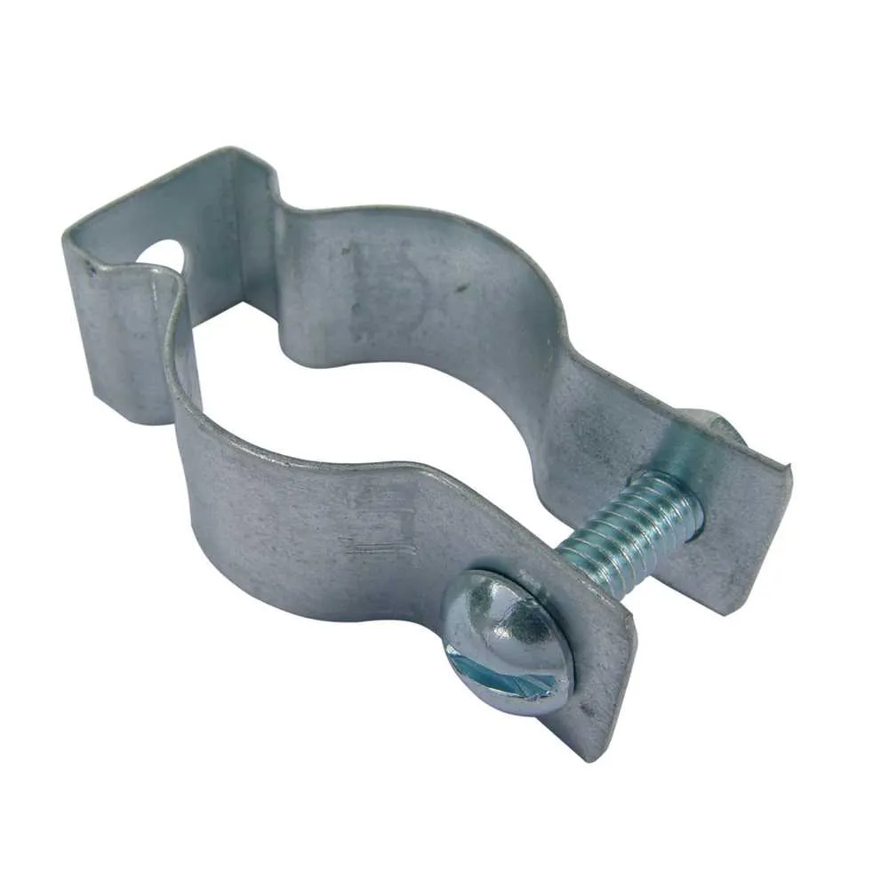 Abraçadeira tipo D com parafuso, acessório metálico para fixação segura de cabos, tubos e mangueiras, ideal para uso industrial e manutenção automotiva.