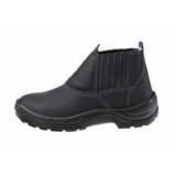 Bota de segurança com bico de aço, ideal para proteção dos pés contra impactos e perfurações em ambientes industriais, construção civil e serviços pesados.