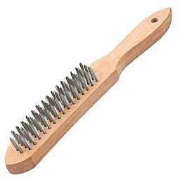 Escova de aço manual com cabo de madeira, ideal para limpeza pesada, remoção de ferrugem e acabamento em superfícies metálicas com controle e conforto.