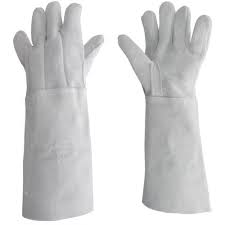 Luva de raspa resistente, ideal para segurança das mãos em atividades de solda, corte e manuseio de materiais pesados, com alta proteção contra abrasão e calor.