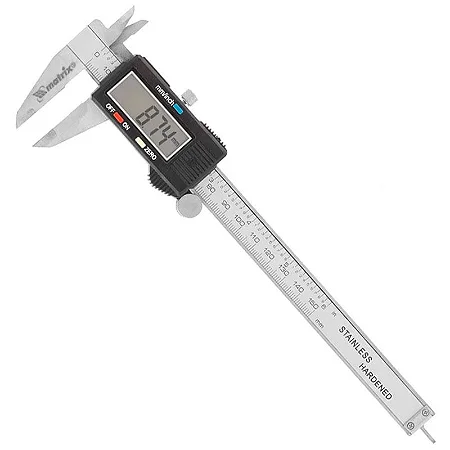 Paquímetro digital com display LCD, ferramenta de medição precisa para dimensões externas, internas e profundidades, ideal para uso em indústria, engenharia e controle de qualidade.